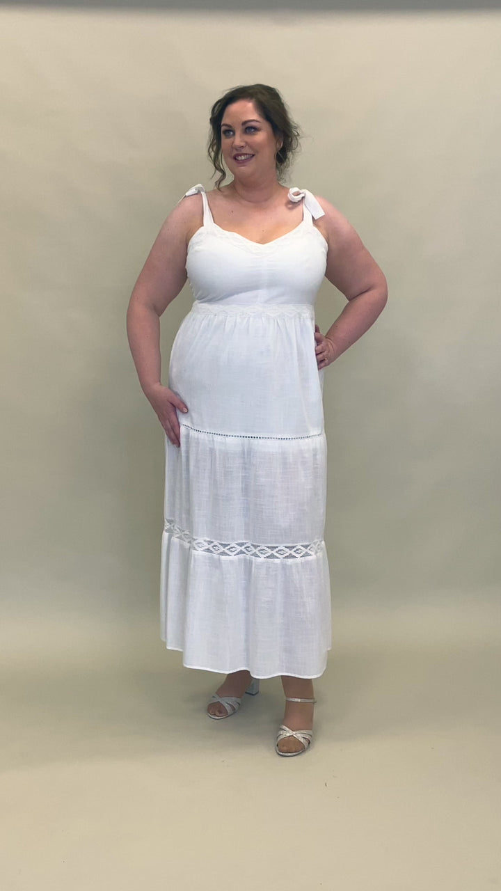 Robe grande taille en coton blanc