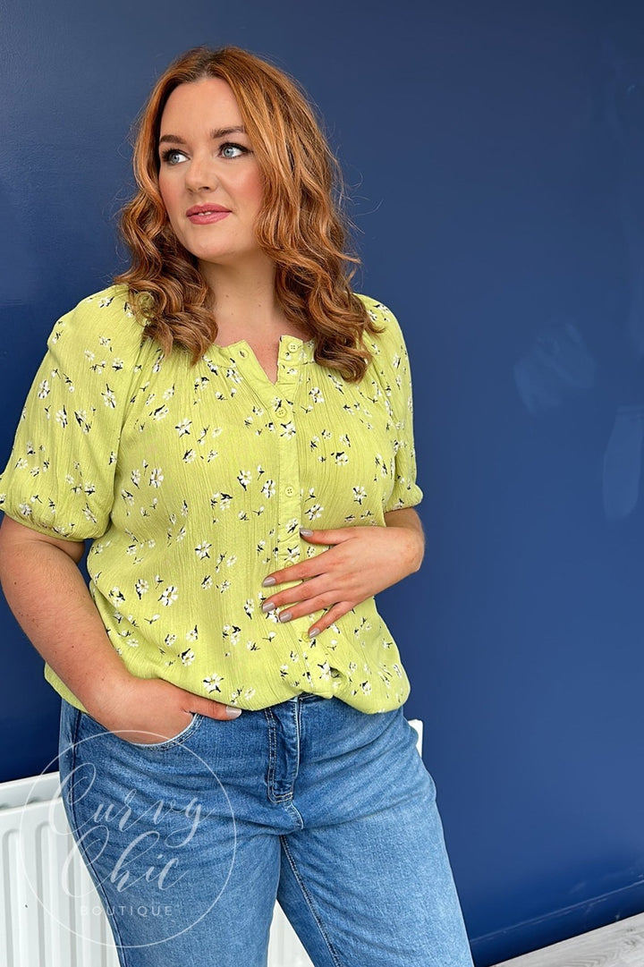 Green Floral Top with Short Sleeves - Curvy Chic Boutique