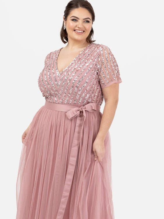 Maya plus size dusty pink maxi dress V neckline detail - Curvy Chic Boutique